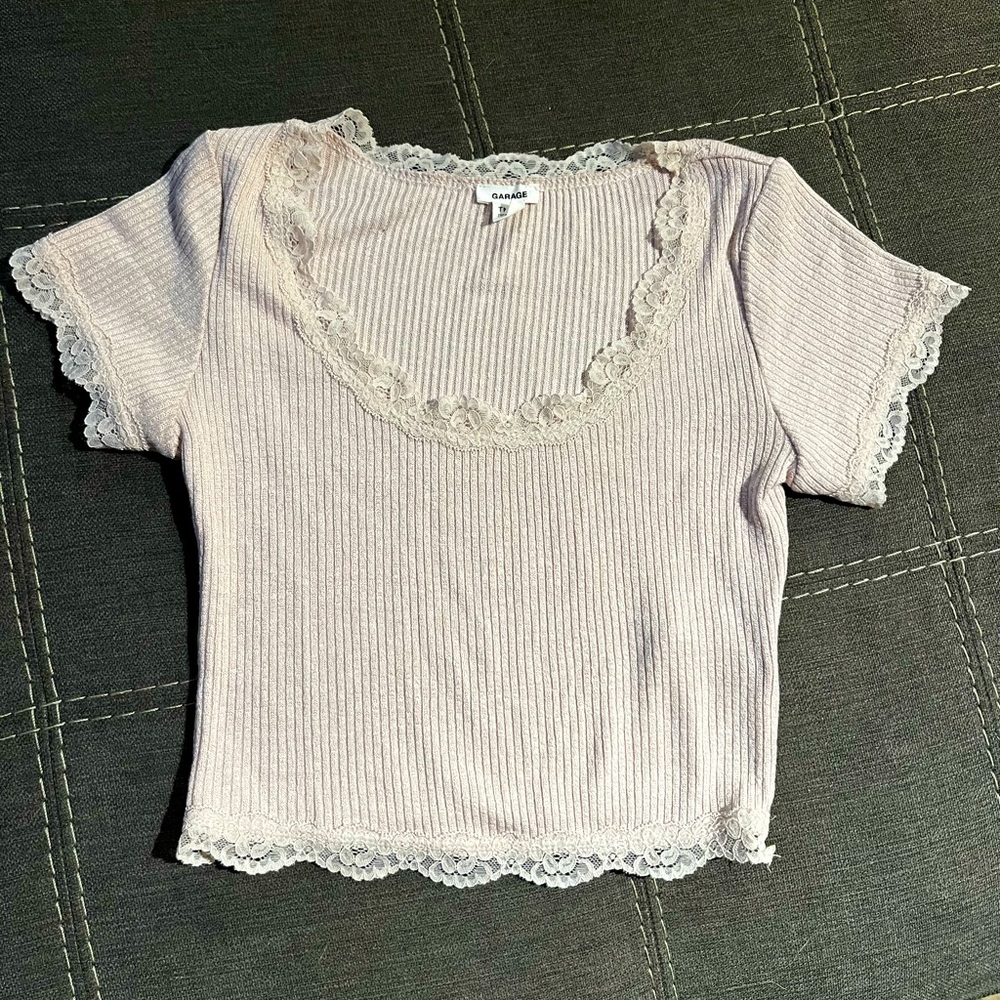 Lace trim tee